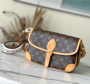 Louis Vuitton Baguette Handbag 37570 | Sandra Bags