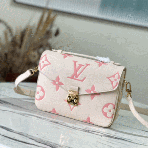 Louis Vuitton Pochette Metis Handbag 80197 | Sandra Bags