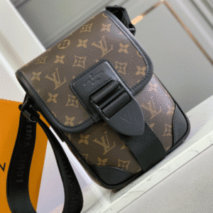 Louis Vuitton Archy Messenger PM Bag 88062 | Sandra Bags