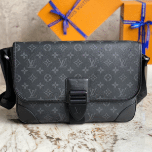 Louis Vuitton Men's ARCHY Medium Messenger Bag 26439 | Sandra Bags