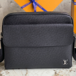 Louis Vuitton Men's ALEX Small Messenger Bag - Black 39749 | Sandra Bags