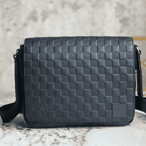 Louis Vuitton Men's DISTRICT Small Messenger Bag - Black 75467 | Sandra Bags