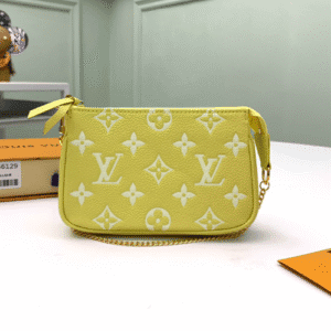 Louis Vuitton Mother's Day special Mini Pochette Accessoires Clutch 25389 | Sandra Bags
