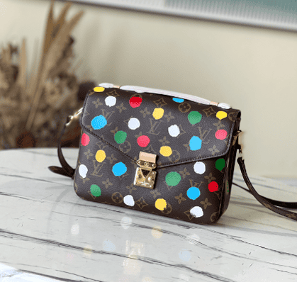 Louis Vuitton Pochette Métis Handbag 80012 | Sandra Bags