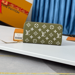 Louis Vuitton Zippy Wallet - Green 41674 | Sandra Bags