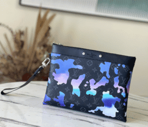 Louis Vuitton To-Go Clutch Bag 98039 | Sandra Bags