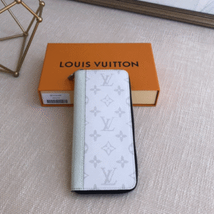 Louis Vuitton Taïgarama Zippy Vertical Wallet - White 64840 | Sandra Bags