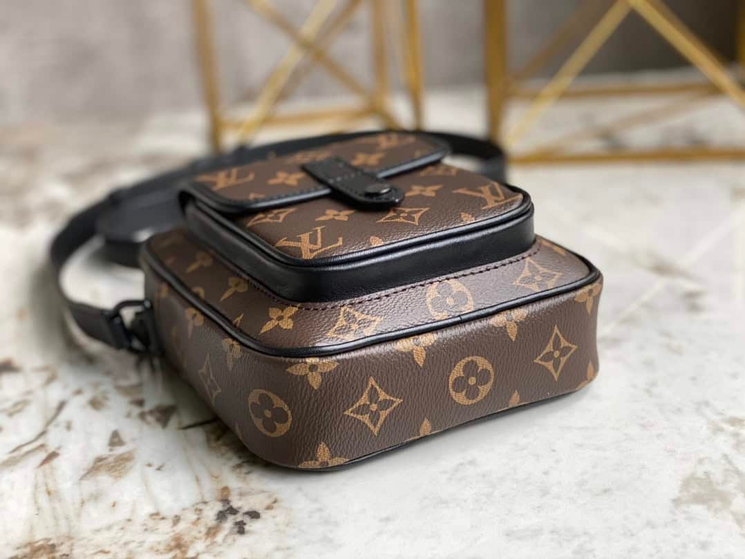 Louis Vuitton Men's Christopher Mini Messenger Handbag 99627 | Sandra Bags - Image 3