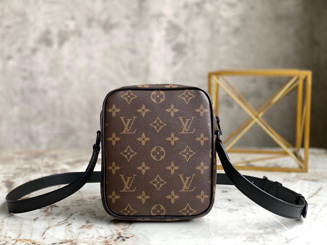 Louis Vuitton Men's Christopher Mini Messenger Handbag 99627 | Sandra Bags - Image 4
