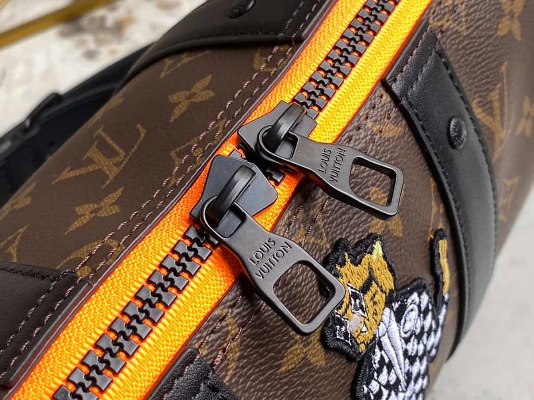 Louis Vuitton Presbyopic Doll Series Men's Bag 31045 | Sandra Bags - Image 2