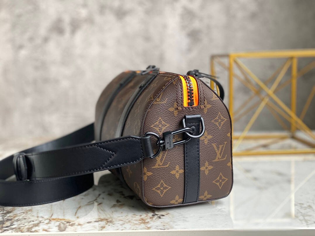 Louis Vuitton Presbyopic Doll Series Men's Bag 31045 | Sandra Bags - Image 5