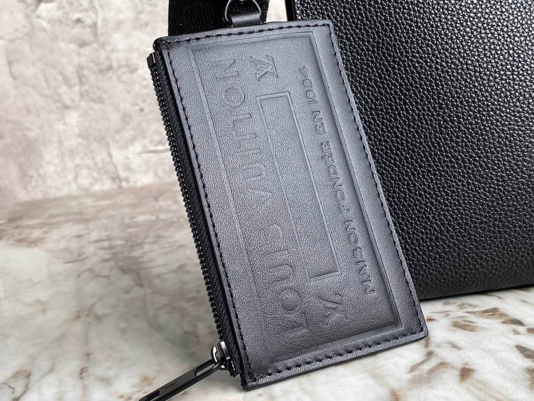 Louis Vuitton Men's Voyage Aerogram Handbag - Black 56454 | Sandra Bags - Image 2