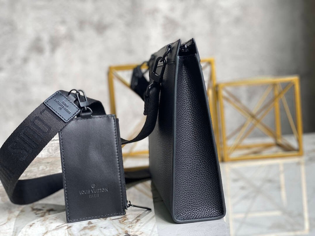 Louis Vuitton Men's Voyage Aerogram Handbag - Black 56454 | Sandra Bags - Image 5