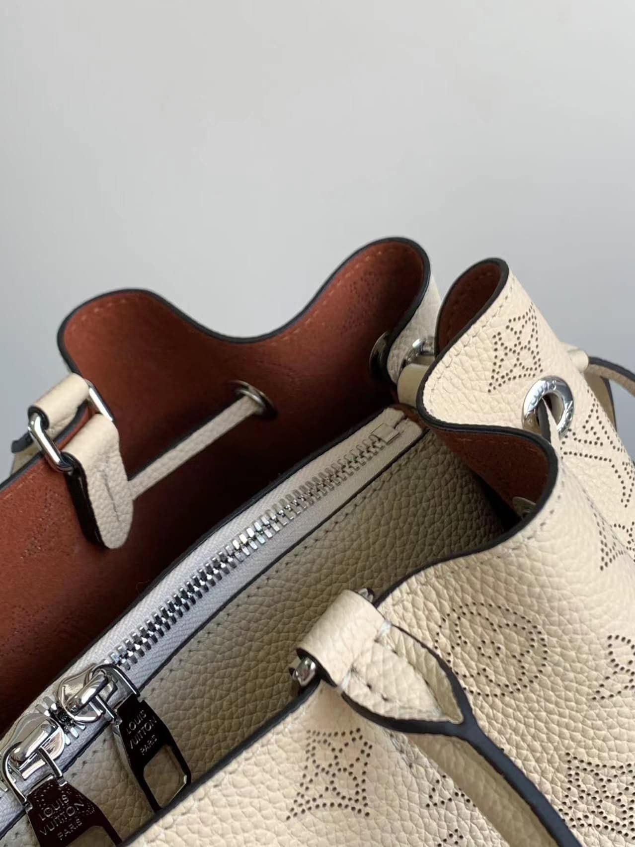 Louis Vuitton Monogram BELLA TOTE Handbag - Skin 60481 | Sandra Bags - Image 3