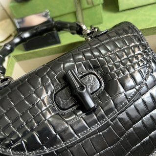 Gucci Crocodile Leather Bamboo Handbag - Black 94530 | Sandra Bags - Image 5