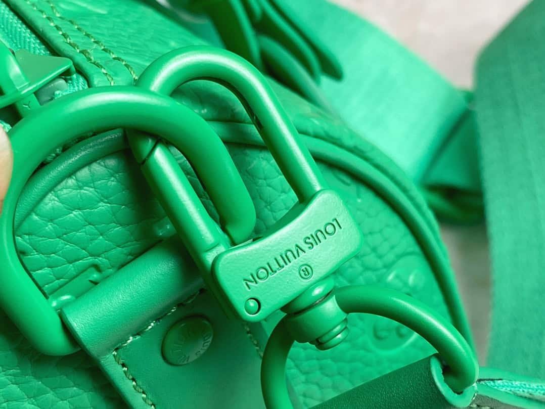 Louis Vuitton Men's Pillow Keepall 25 Handbag - Green 96836 | Sandra Bags - Image 2