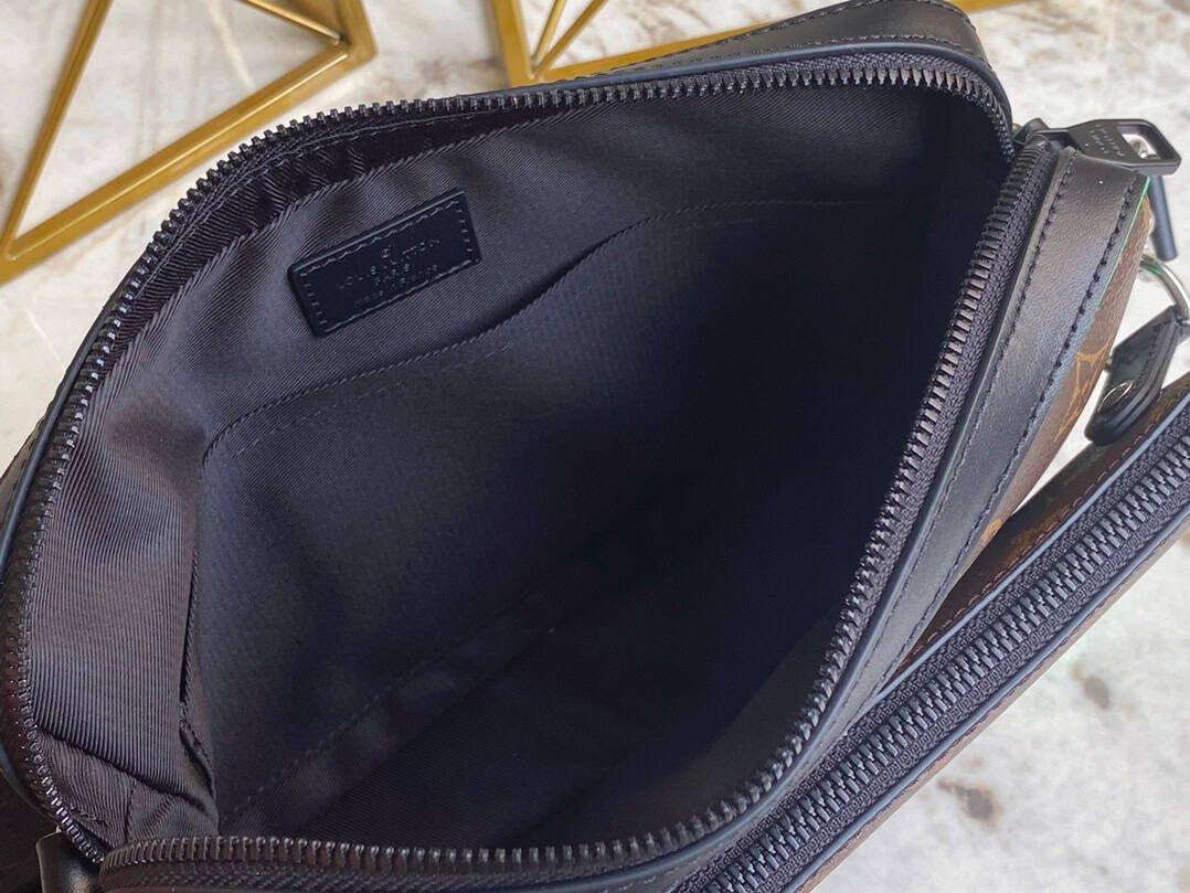 Louis Vuitton Men's TRIO Messenger Bag - Green 46444 | Sandra Bags - Image 2