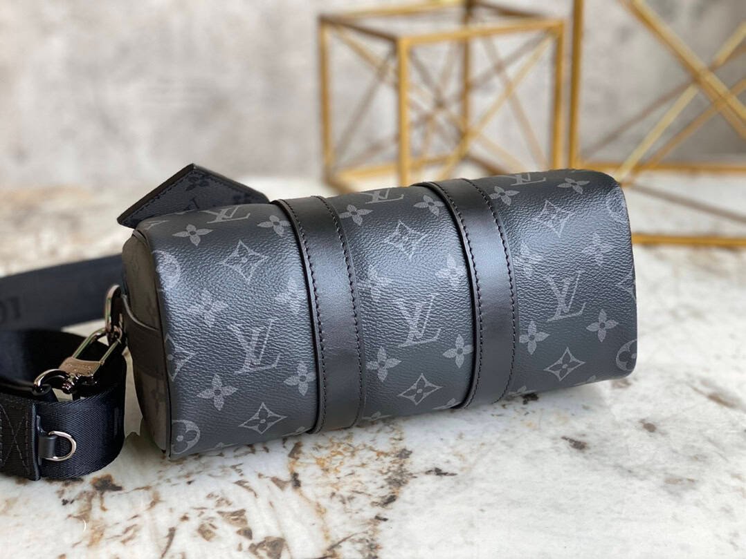 Louis Vuitton Men's Pillow Keepall 25 Handbag 94943 | Sandra Bags - Image 3