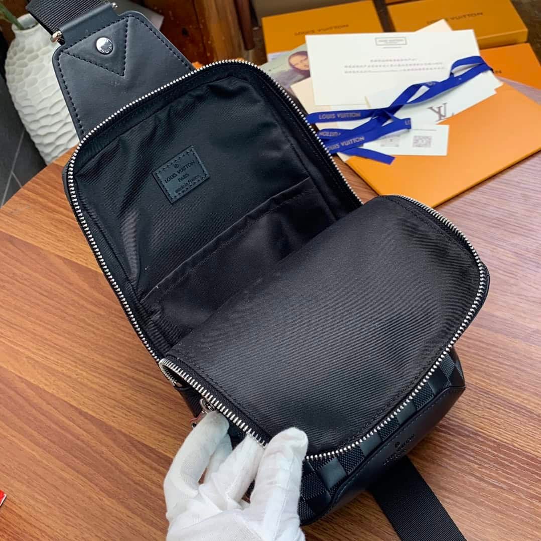 Louis Vuitton Pressed Grid Avenue Shoulder Bag 81825 | Sandra Bags - Image 4