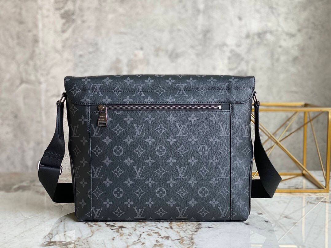 Louis Vuitton EXPLORER Medium Messenger Bag 98623 | Sandra Bags - Image 3