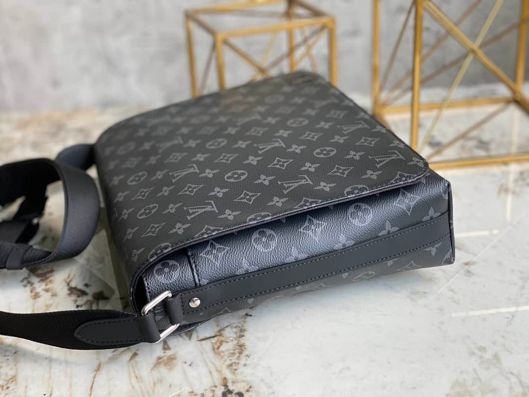 Louis Vuitton Men's District Medium-Sized Handbag - Black 59832 | Sandra Bags - Image 5