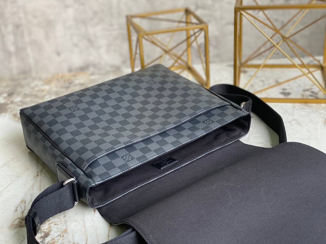 Louis Vuitton Damier Graphite Heiger Men's Messenger Bag 23110 | Sandra Bags - Image 2