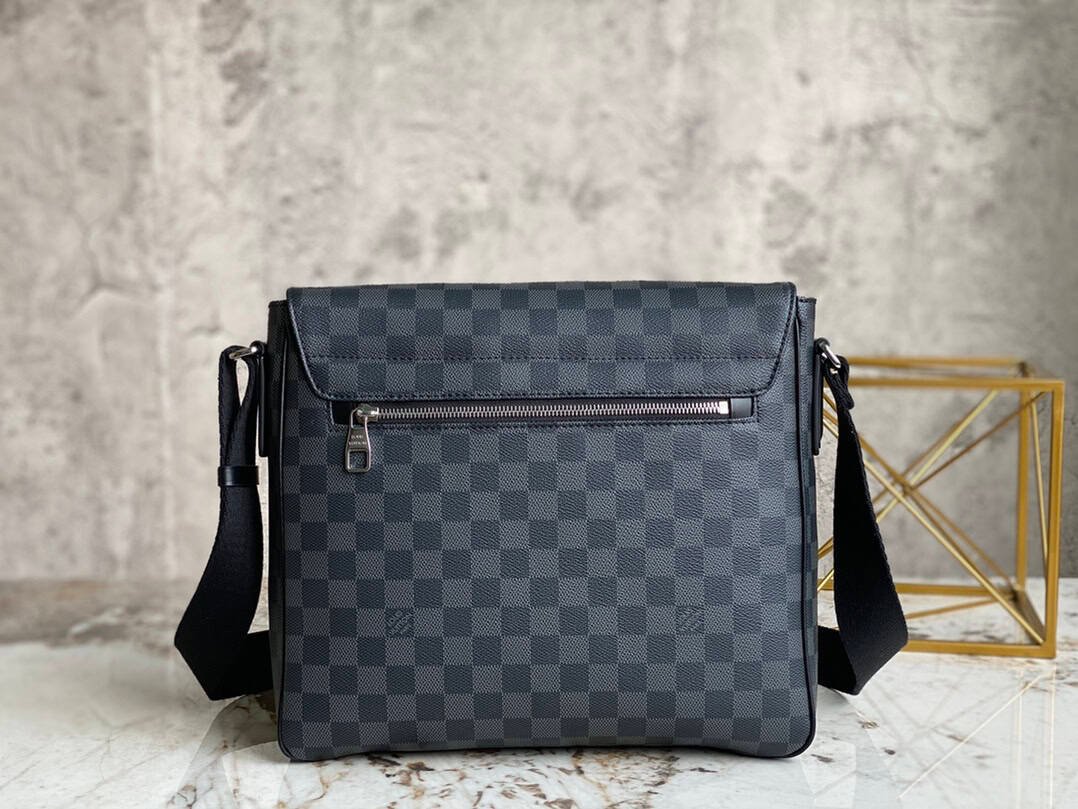 Louis Vuitton Damier Graphite Heiger Men's Messenger Bag 23110 | Sandra Bags - Image 4