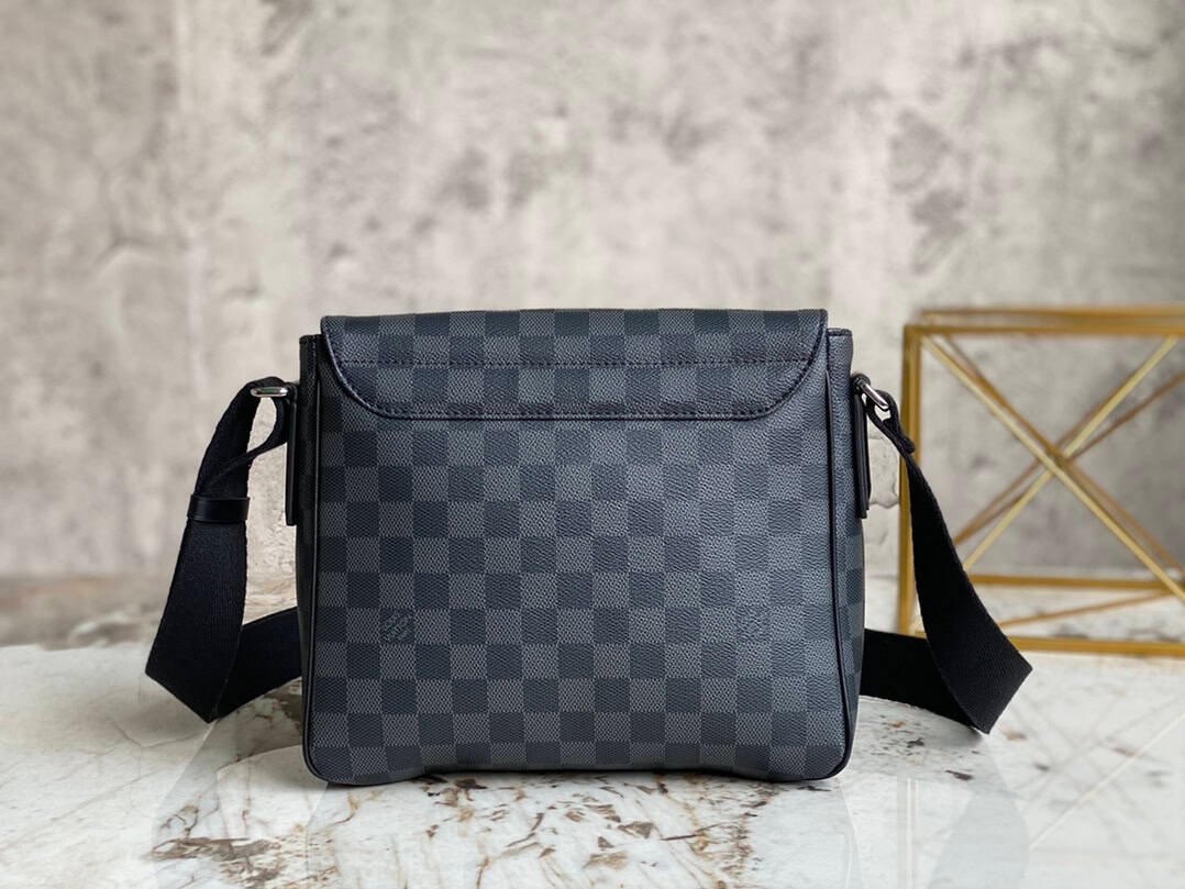 Louis Vuitton District Smaller Messenger Bag - Gray 95393 | Sandra Bags - Image 2