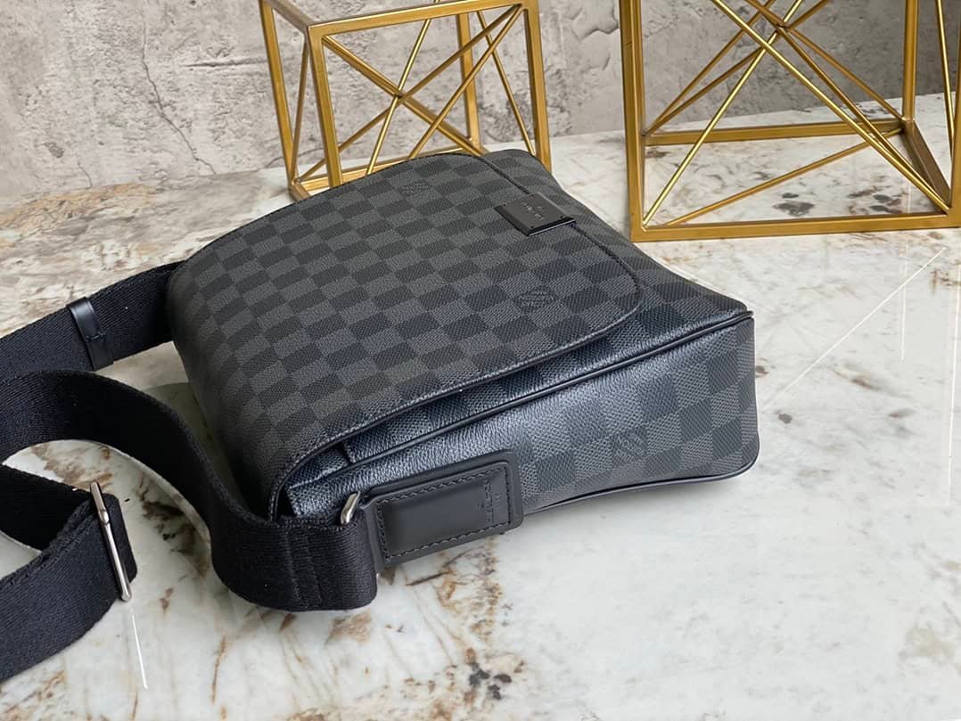 Louis Vuitton District Smaller Messenger Bag - Gray 95393 | Sandra Bags - Image 5