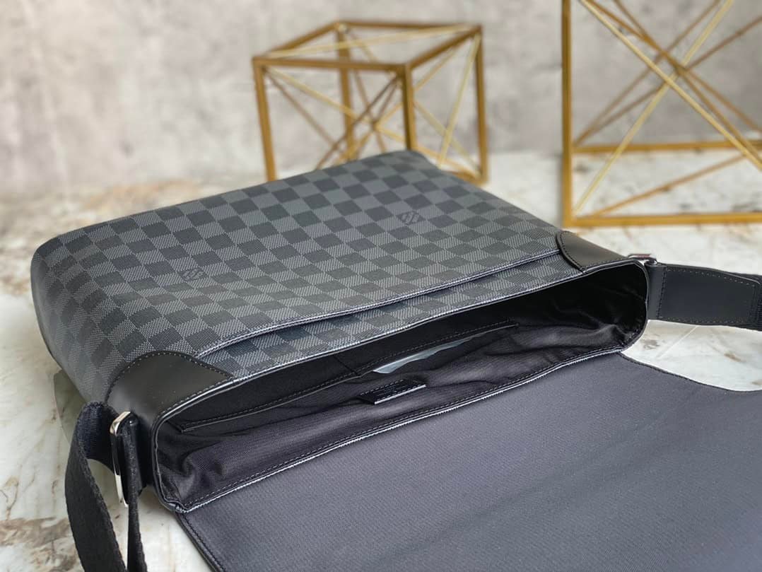 Louis Vuitton Men's DISTRICT Medium Handbag 20199 | Sandra Bags - Image 2