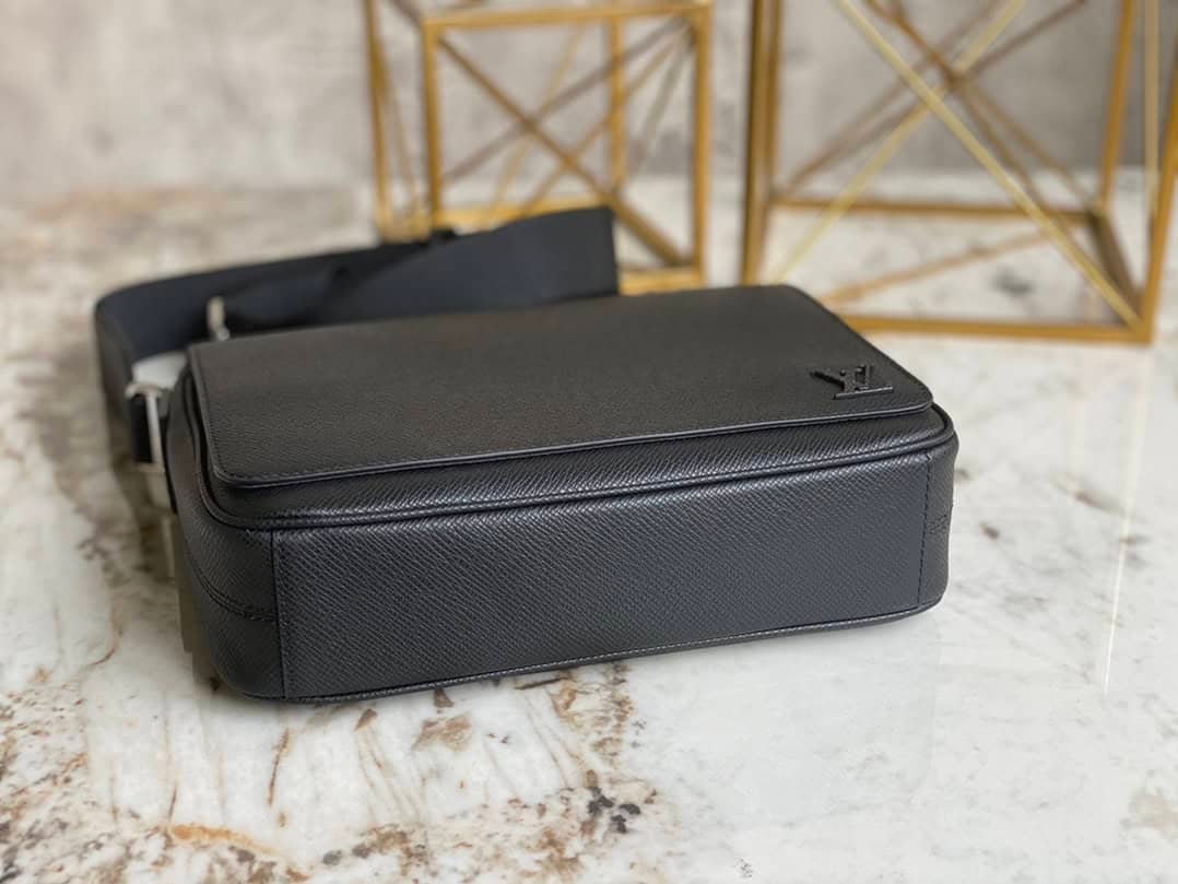 Louis Vuitton Cross Pattern District Small Messenger Bag - Black 43358 | Sandra Bags - Image 4