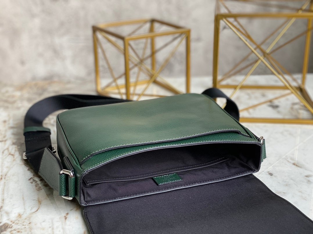 Louis Vuitton District Small Messenger Cross Pattern Bag - Green 51532 | Sandra Bags - Image 2