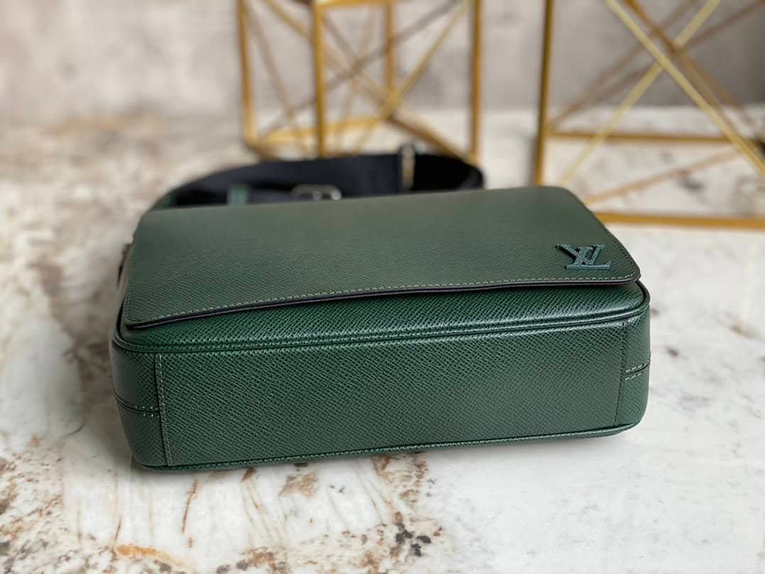 Louis Vuitton District Small Messenger Cross Pattern Bag - Green 51532 | Sandra Bags - Image 4