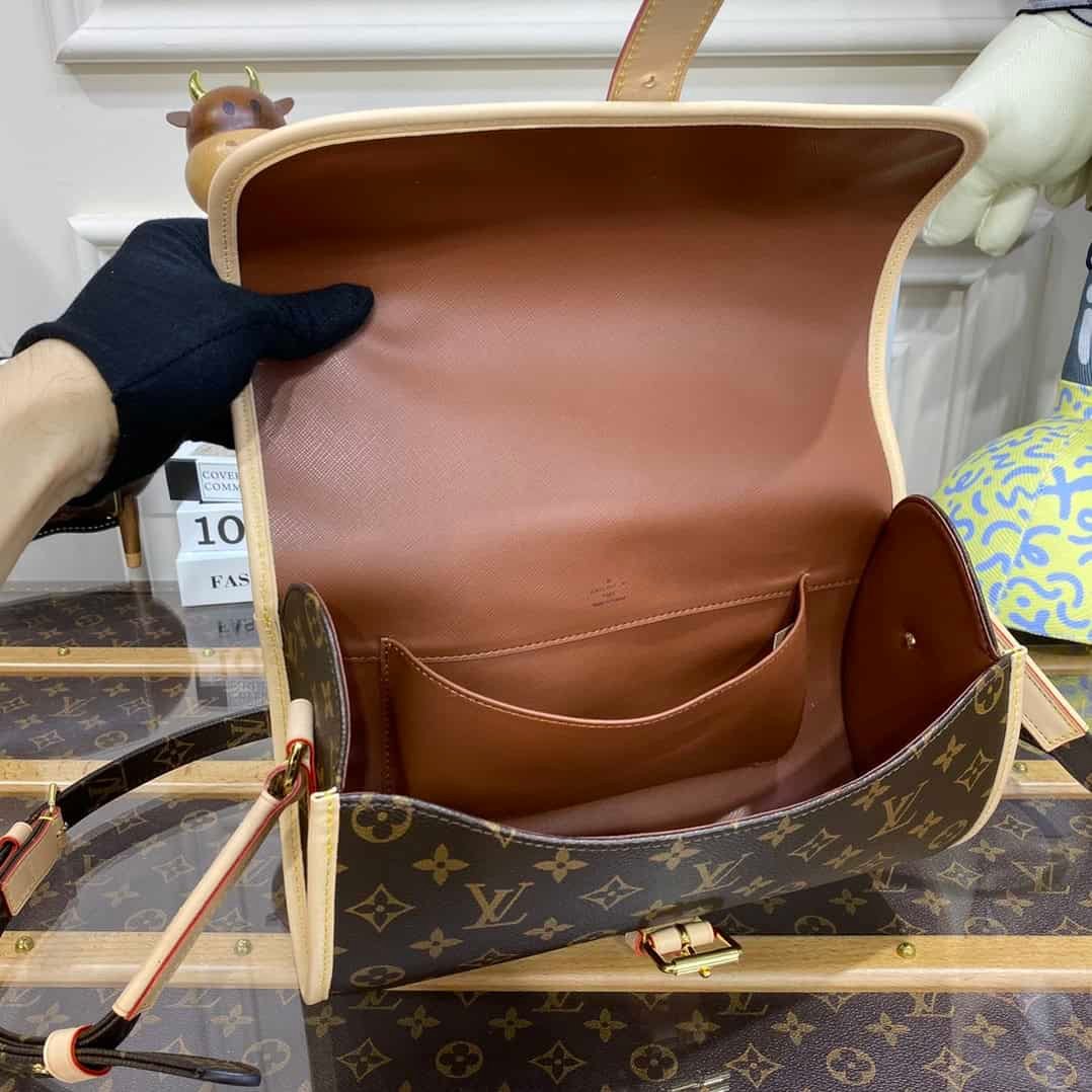 Louis Vuitton Middle-Aged Series Barrel Bag 80642 | Sandra Bags - Image 2