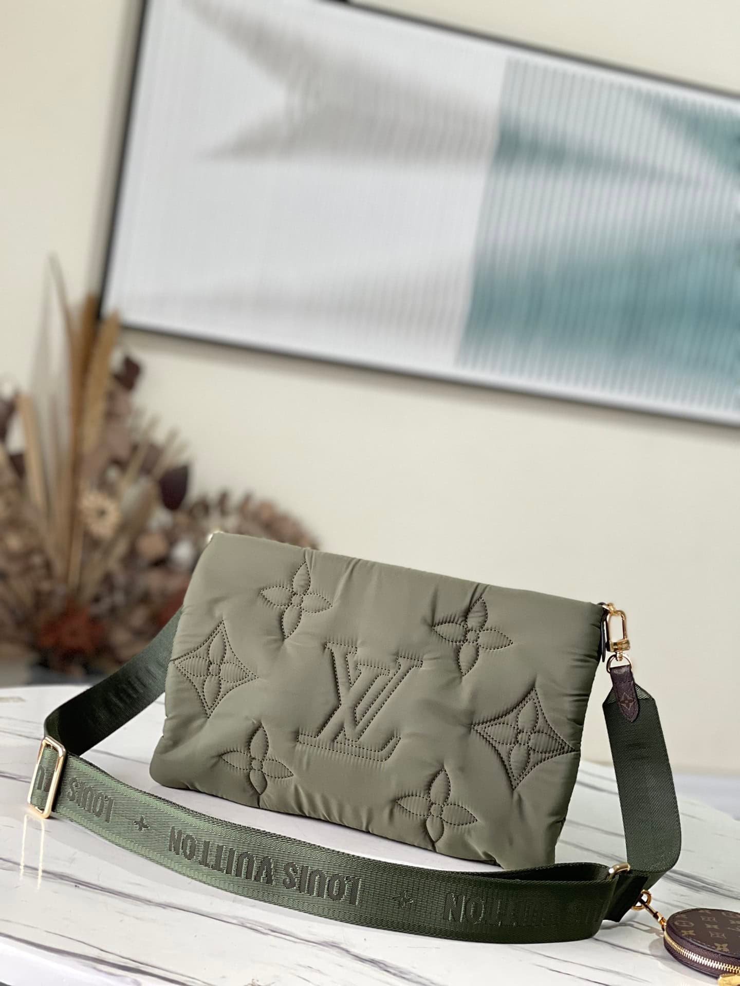 Louis Vuitton Maxi Multi Pochette Accessoires Bag - Green/ Beige 32846 | Sandra Bags - Image 4