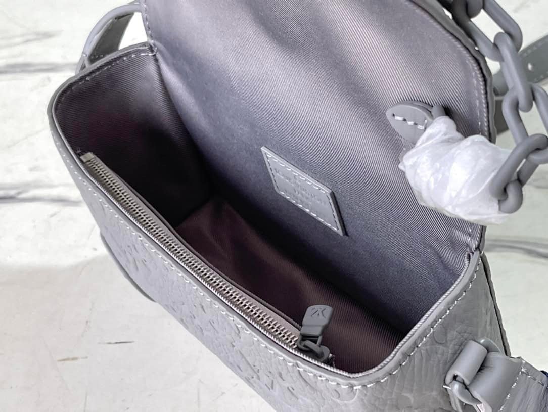 Louis Vuitton Steamer Wearable Wallet - Gray 47902 | Sandra Bags - Image 2