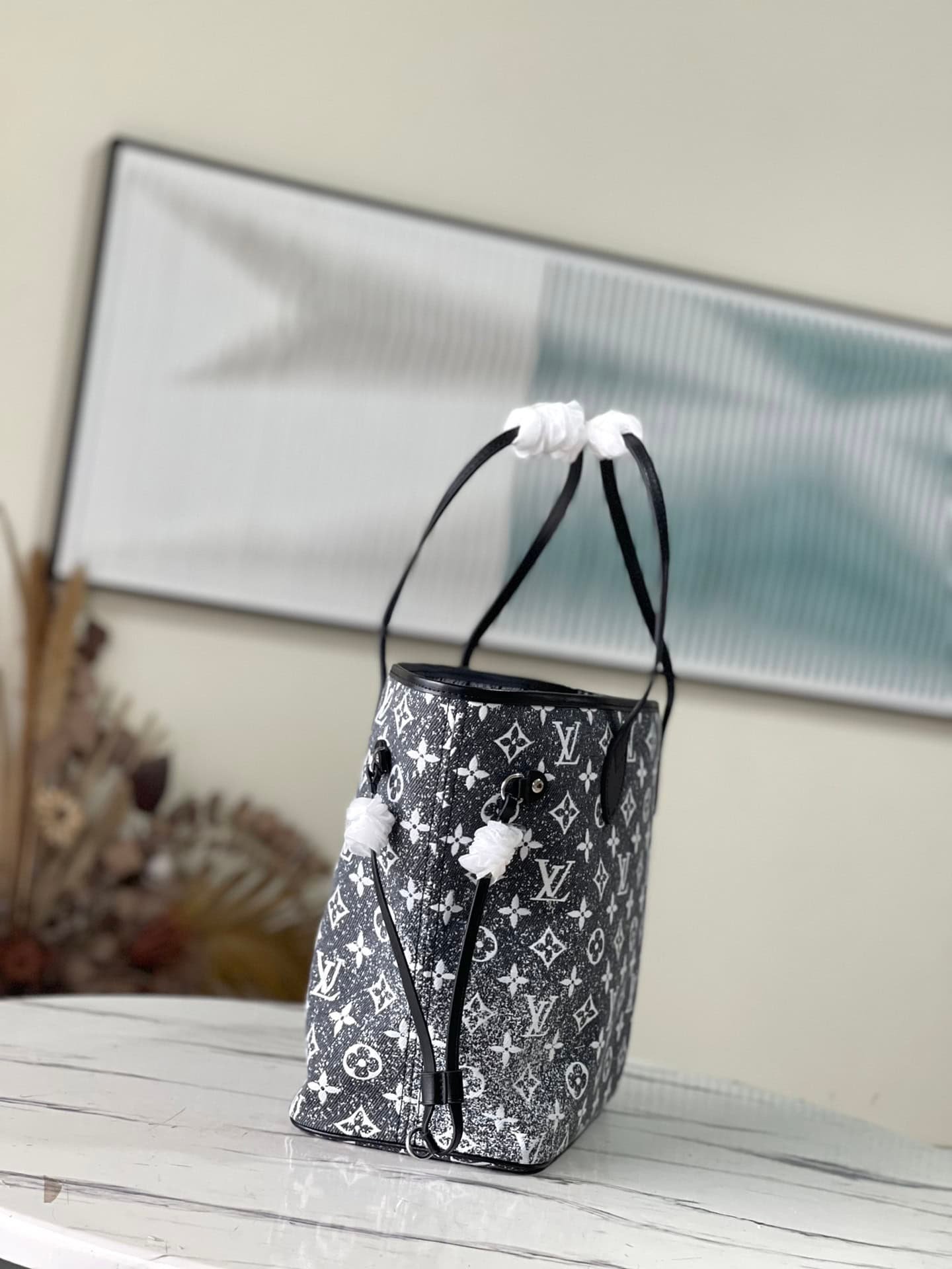 Louis Vuitton Neverfull Medium-Sized Handbag 38134 | Sandra Bags - Image 5