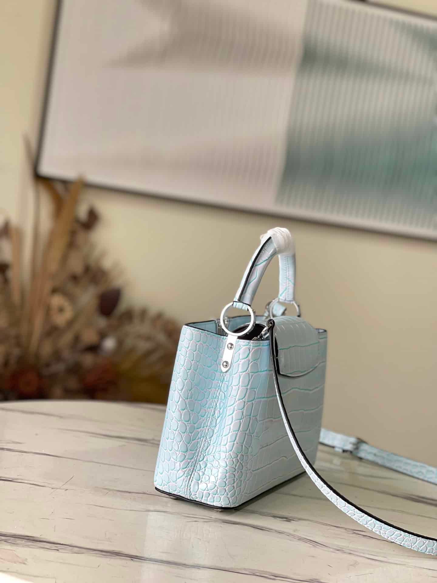 Louis Vuitton Capucines BB Medium Handbag - White 27644 | Sandra Bags - Image 4