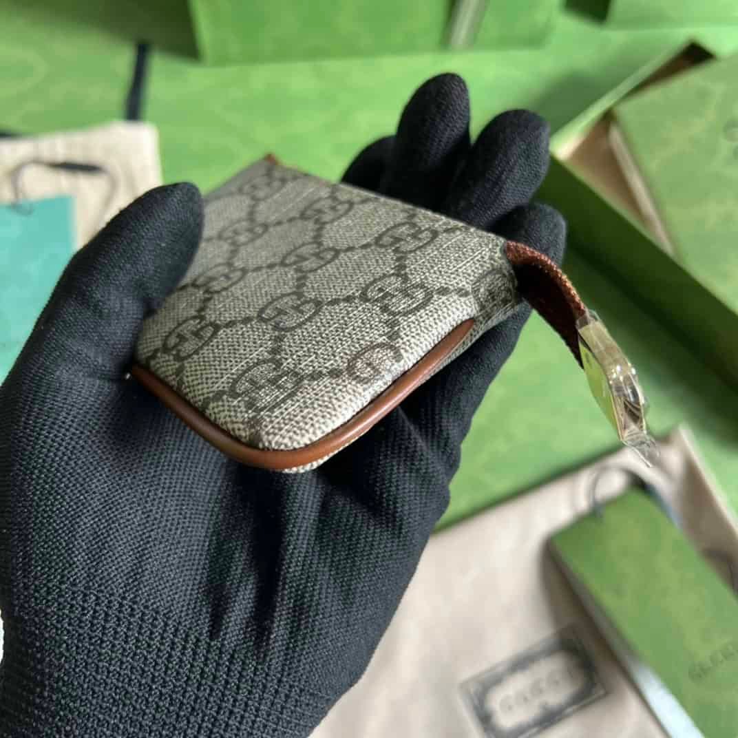 Gucci GG pattern key case 57481 | Sandra Bags - Image 2