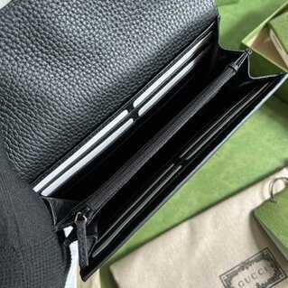 Gucci Wrestled Cowhide Long Interlocking Pouch - Black 70466 | Sandra Bags - Image 4