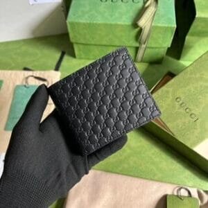 Gucci Men's Microguccissima GG Black Leather Bifold Wallet 44650 | Sandra Bags