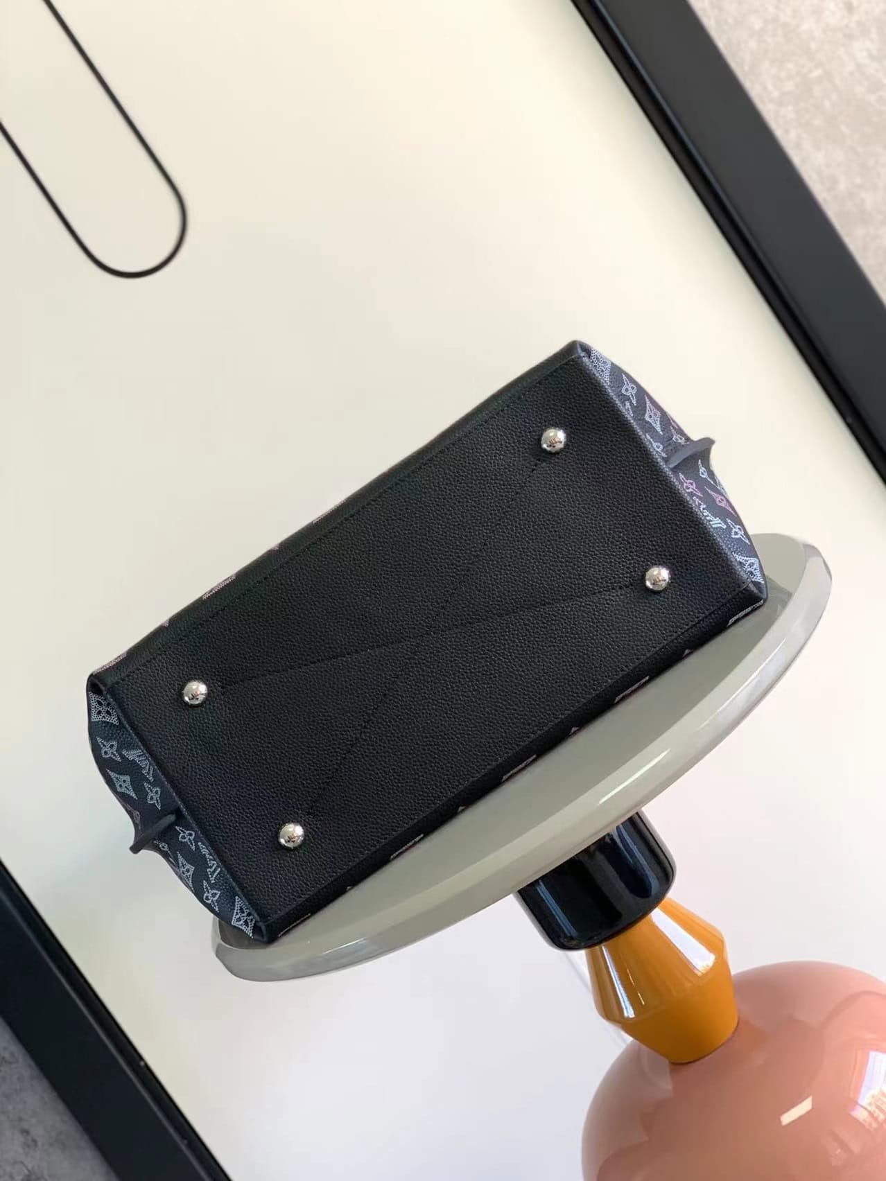 Louis Vuitton Grain Taurillon Calfskin Bag 35127 | Sandra Bags - Image 2