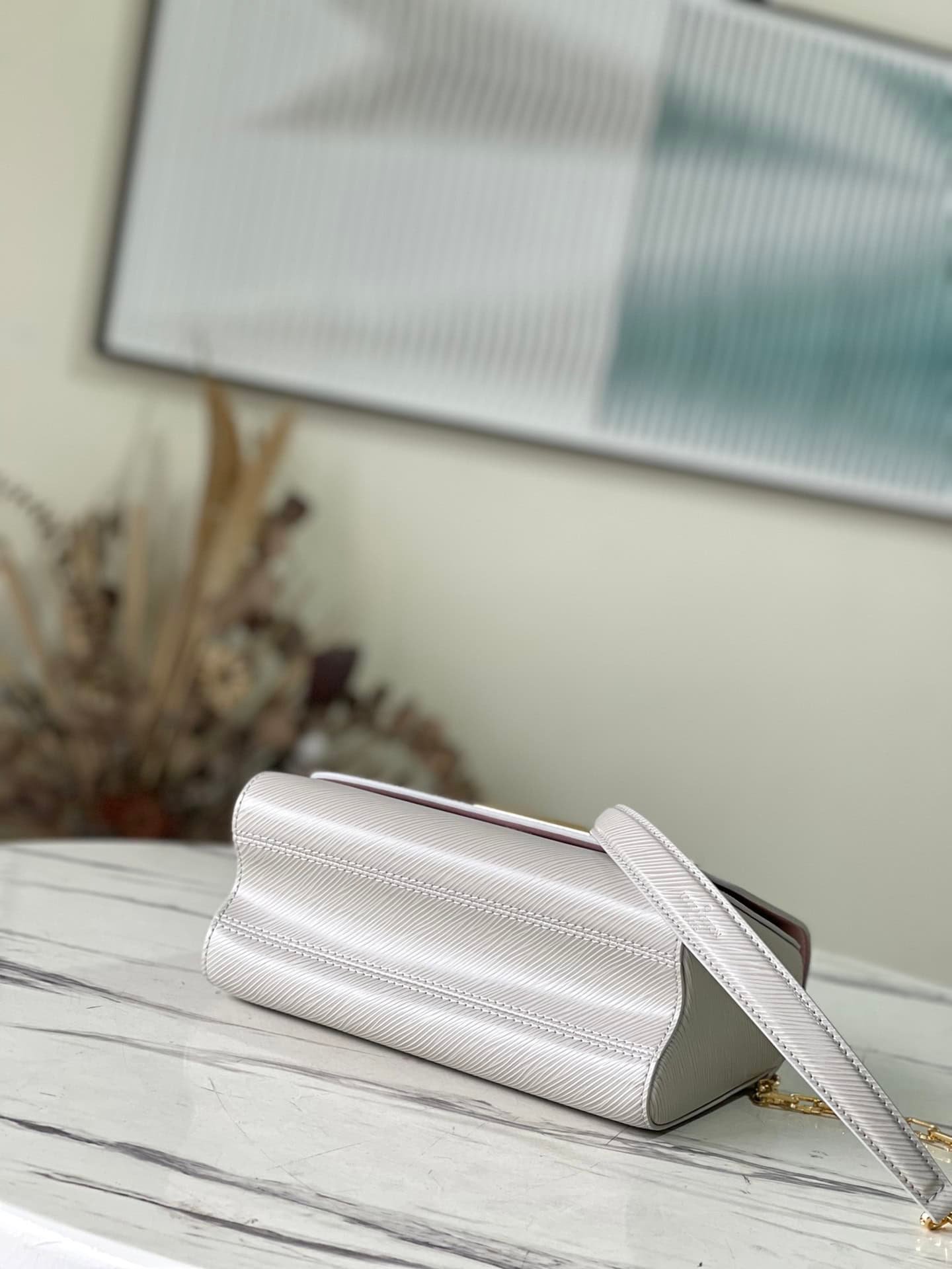 Louis Vuitton Twist MM Handbag - Gray 48876 | Sandra Bags - Image 4