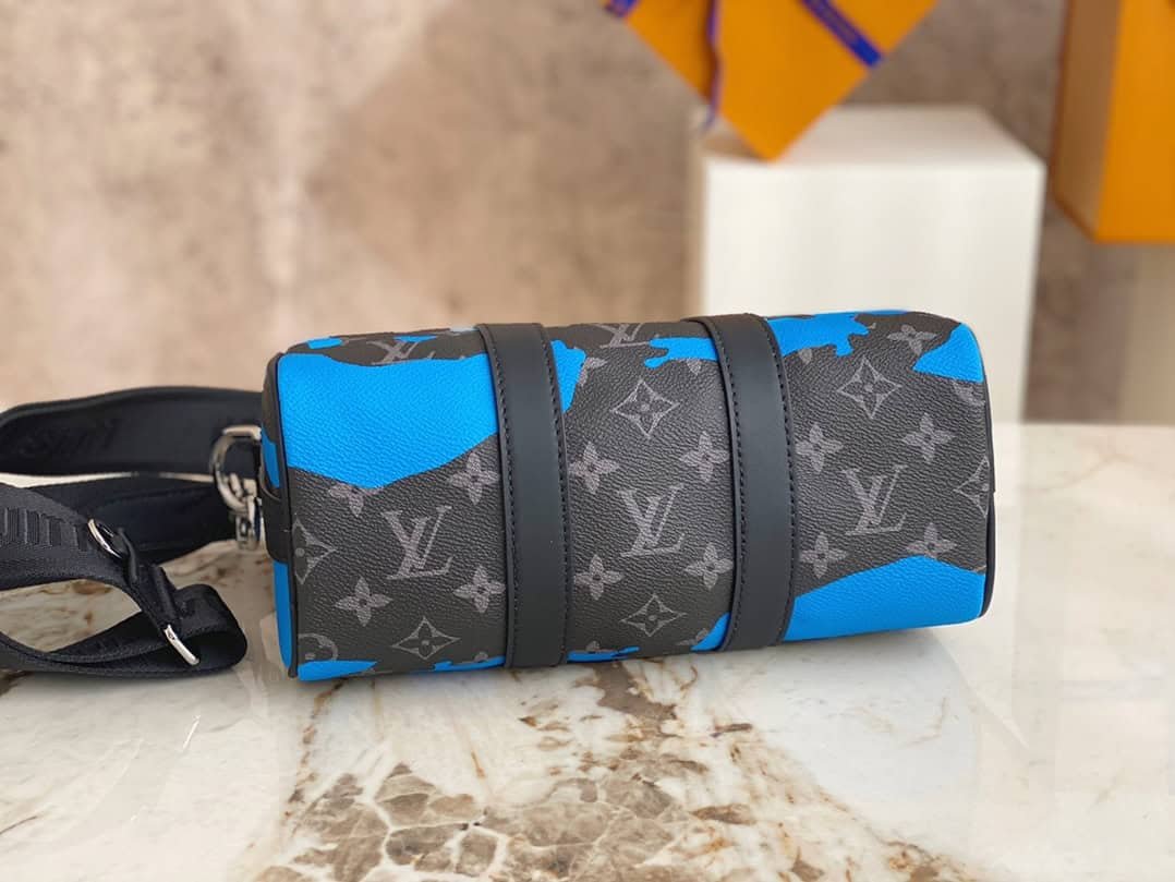 Louis Vuitton Keepall 25 Men's Pillow Bag 16401 | Sandra Bags - Image 4