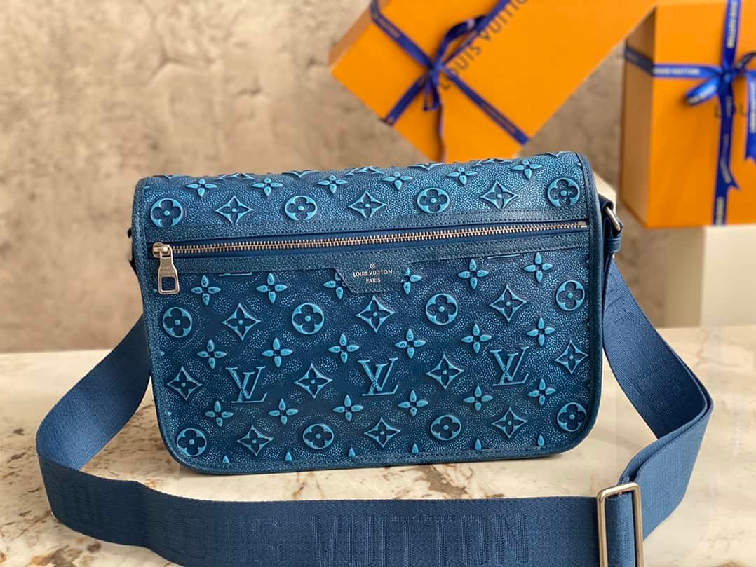 Louis Vuitton ARCHY Medium Messenger Bag for Men - Blue 98944 | Sandra Bags - Image 3