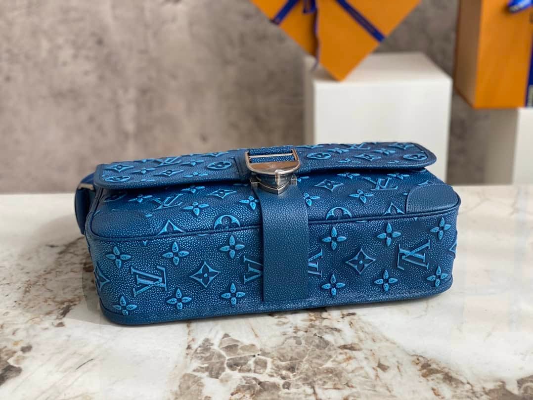 Louis Vuitton ARCHY Medium Messenger Bag for Men - Blue 98944 | Sandra Bags - Image 4