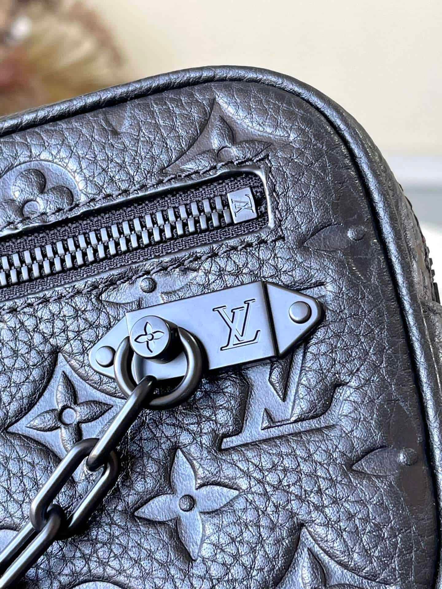 Louis Vuitton Pochette Volga Clutch Bag 91781 | Sandra Bags - Image 4