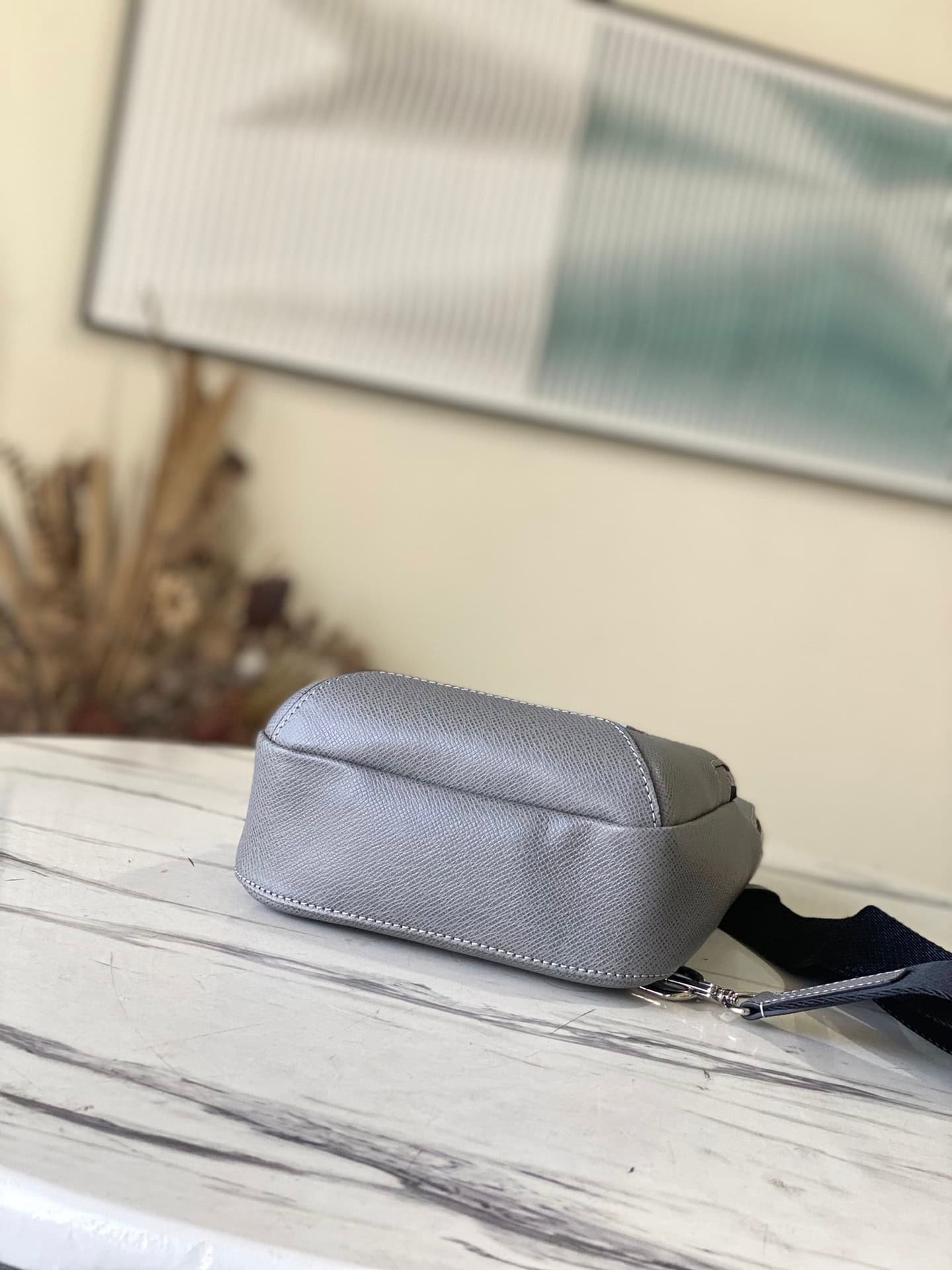 Louis Vuitton Cross-Pattern Avenue Shoulder Bag - Gray 75128 | Sandra Bags - Image 2