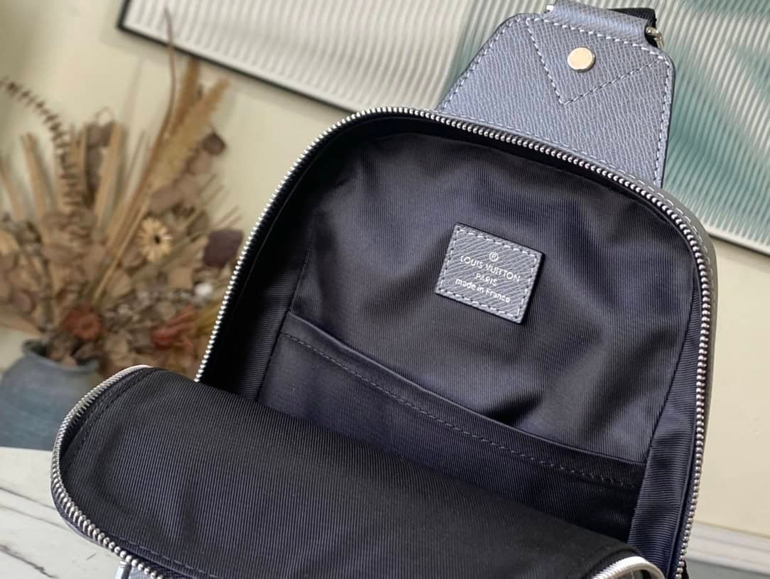 Louis Vuitton Cross-Pattern Avenue Shoulder Bag - Gray 75128 | Sandra Bags - Image 3