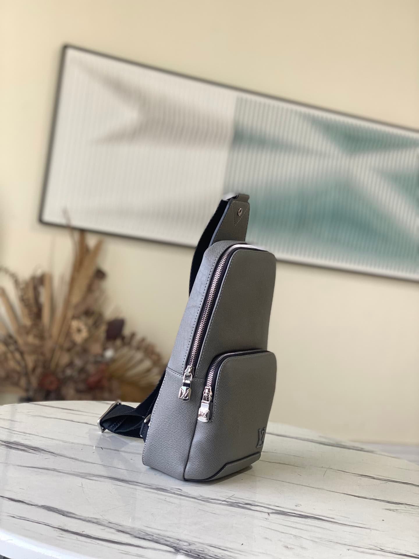 Louis Vuitton Cross-Pattern Avenue Shoulder Bag - Gray 75128 | Sandra Bags - Image 4